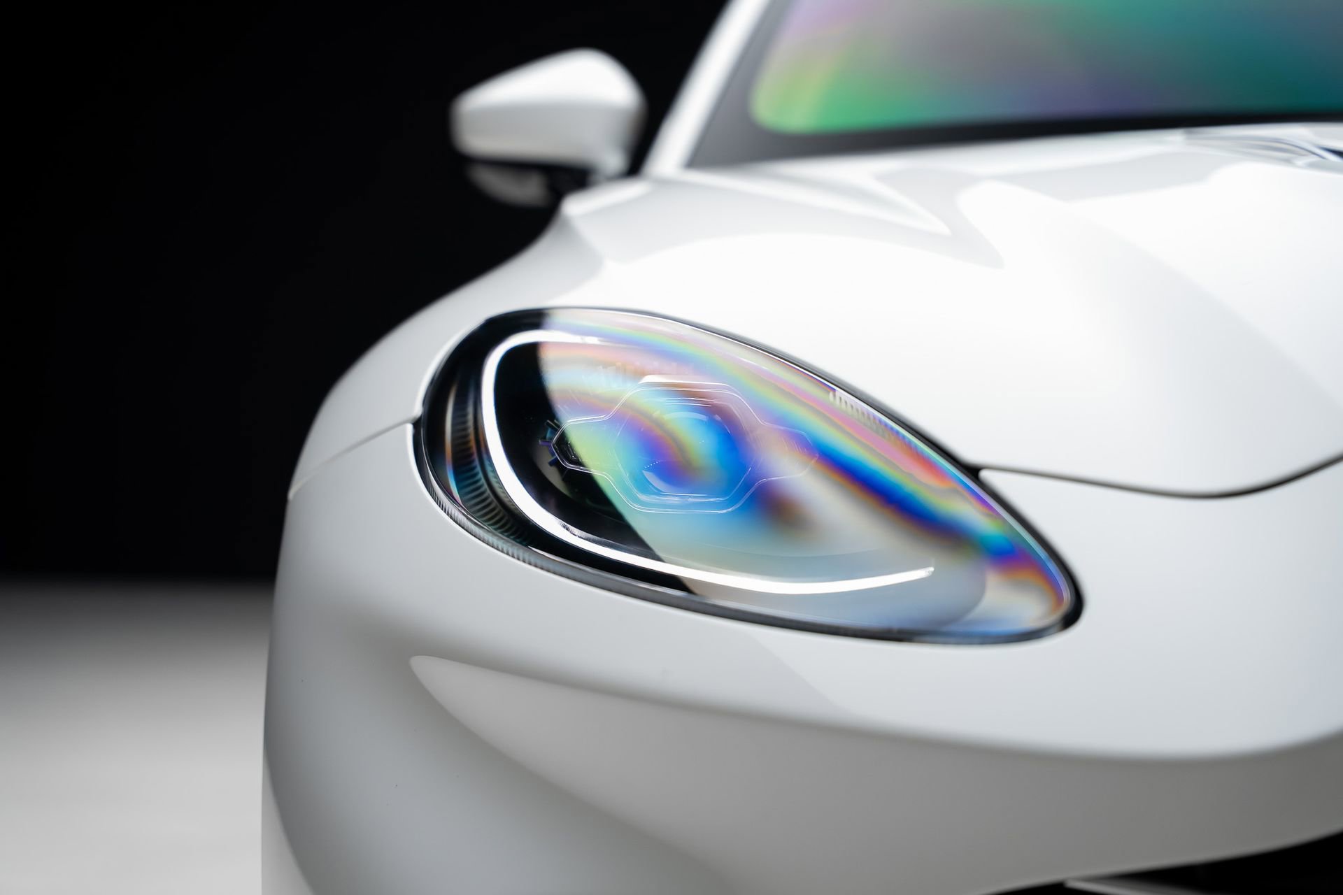 Used 2023 Aston Martin DBX AWD/4WD image 9