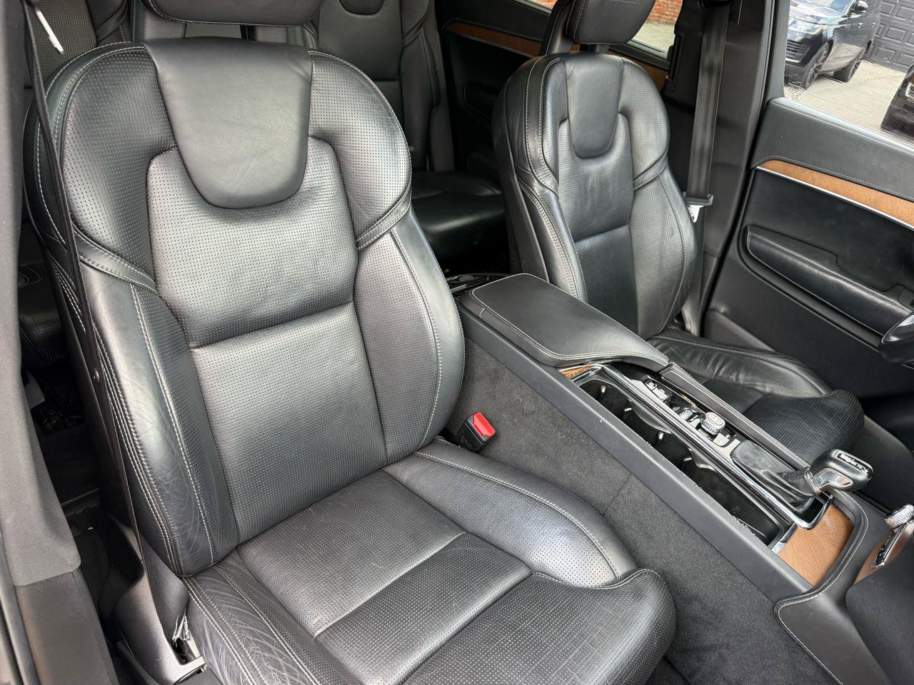 Used 2017 Volvo XC90 T6 Inscription w/ Vision Package AWD/4WD image 9