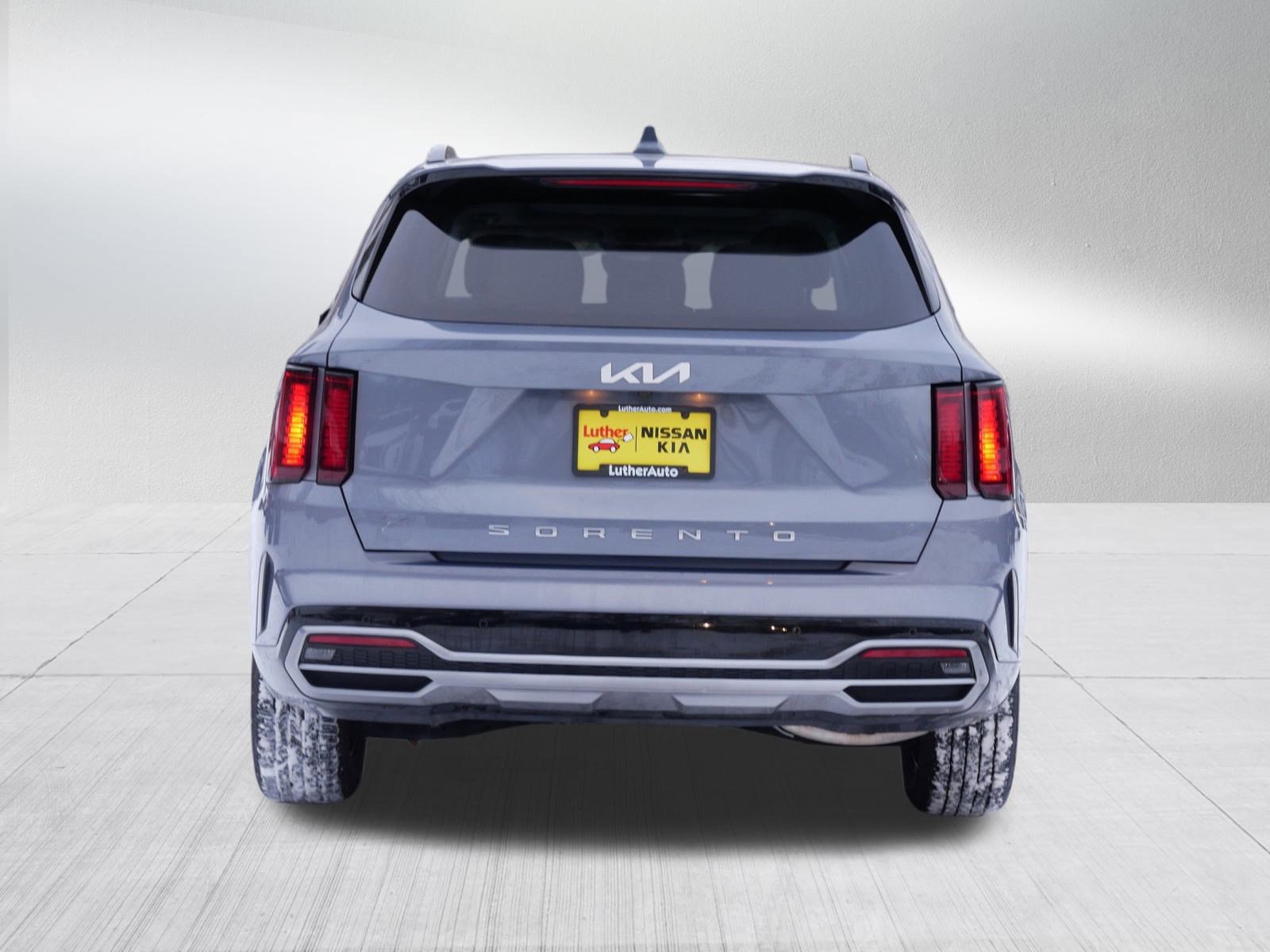 Certified 2022 Kia Sorento S w/ Panoramic Sunroof Package image 6