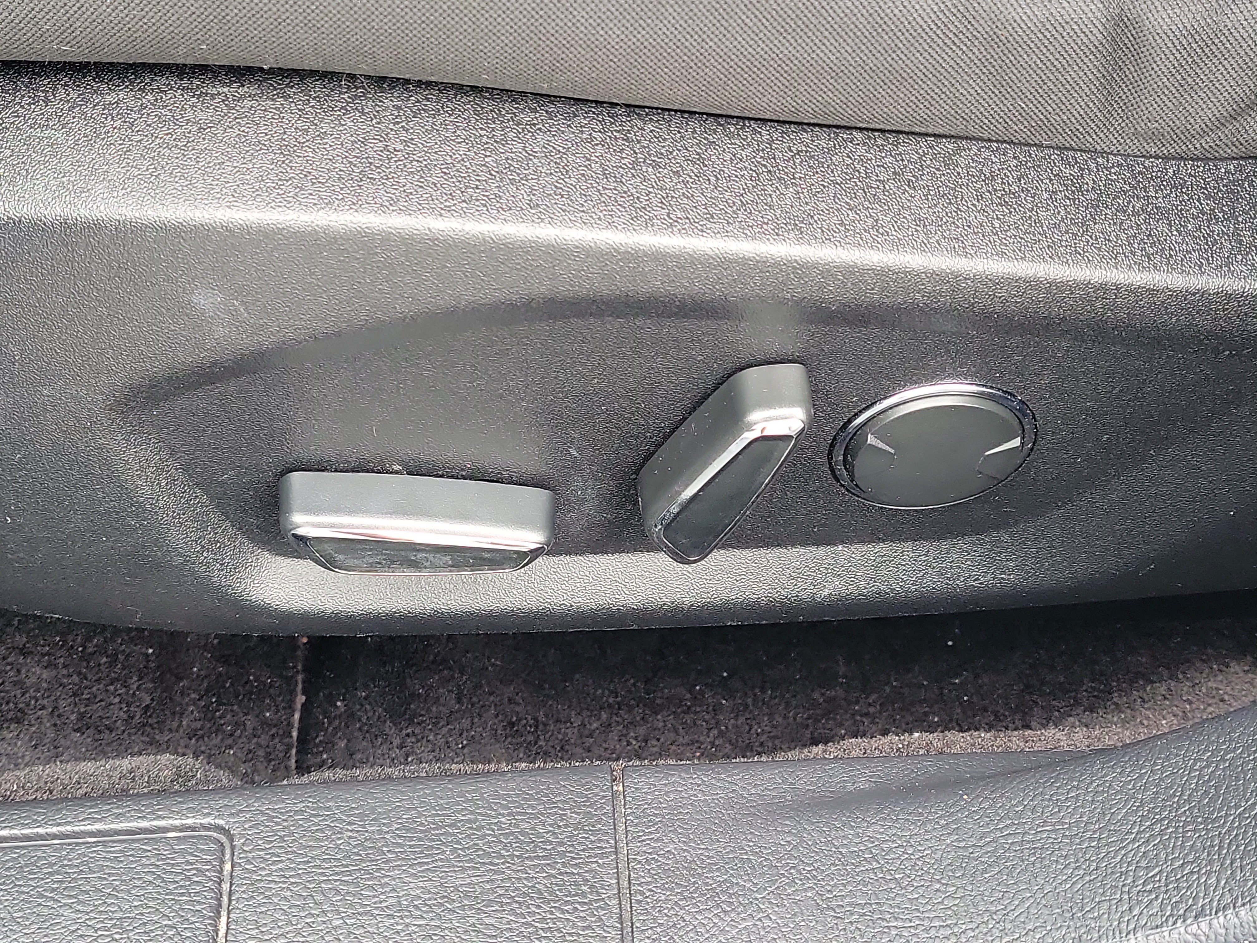 Used 2018 Ford Fusion SE FWD image 20