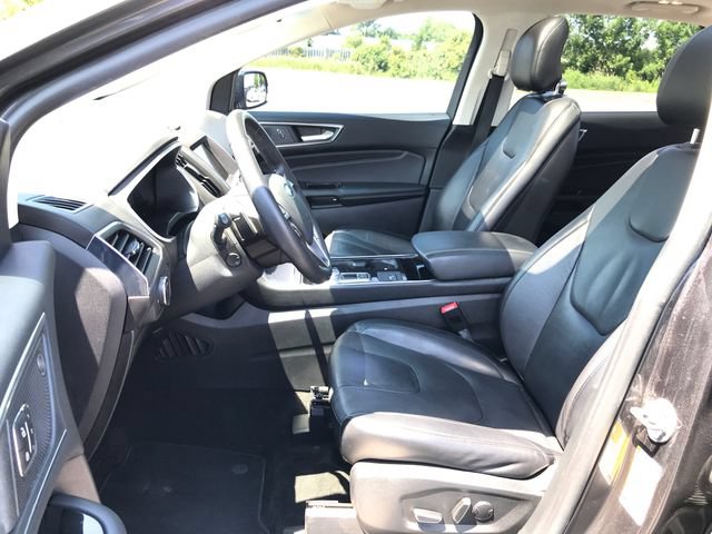 Used 2019 Ford Edge Titanium w/ Cold Weather Package AWD/4WD image 17