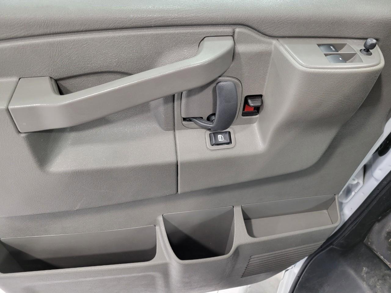 Used 2024 Chevrolet Express 2500 RWD 2500 135 w/ Driver Convenience Package image 25