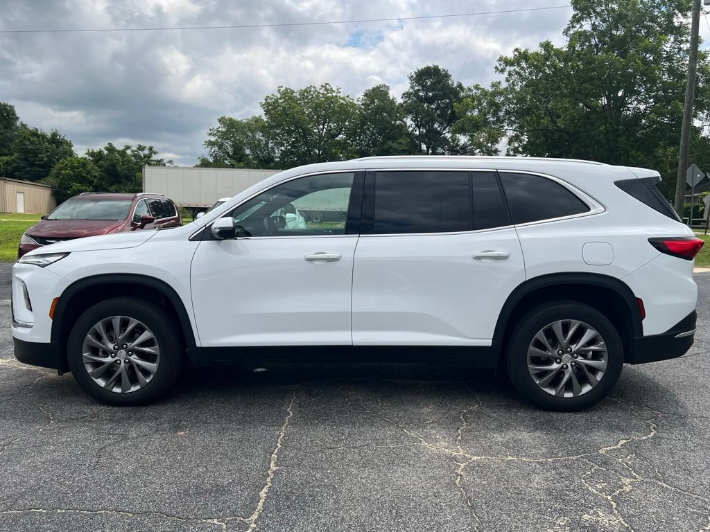 Used 2025 Buick Enclave Preferred AWD/4WD image 9