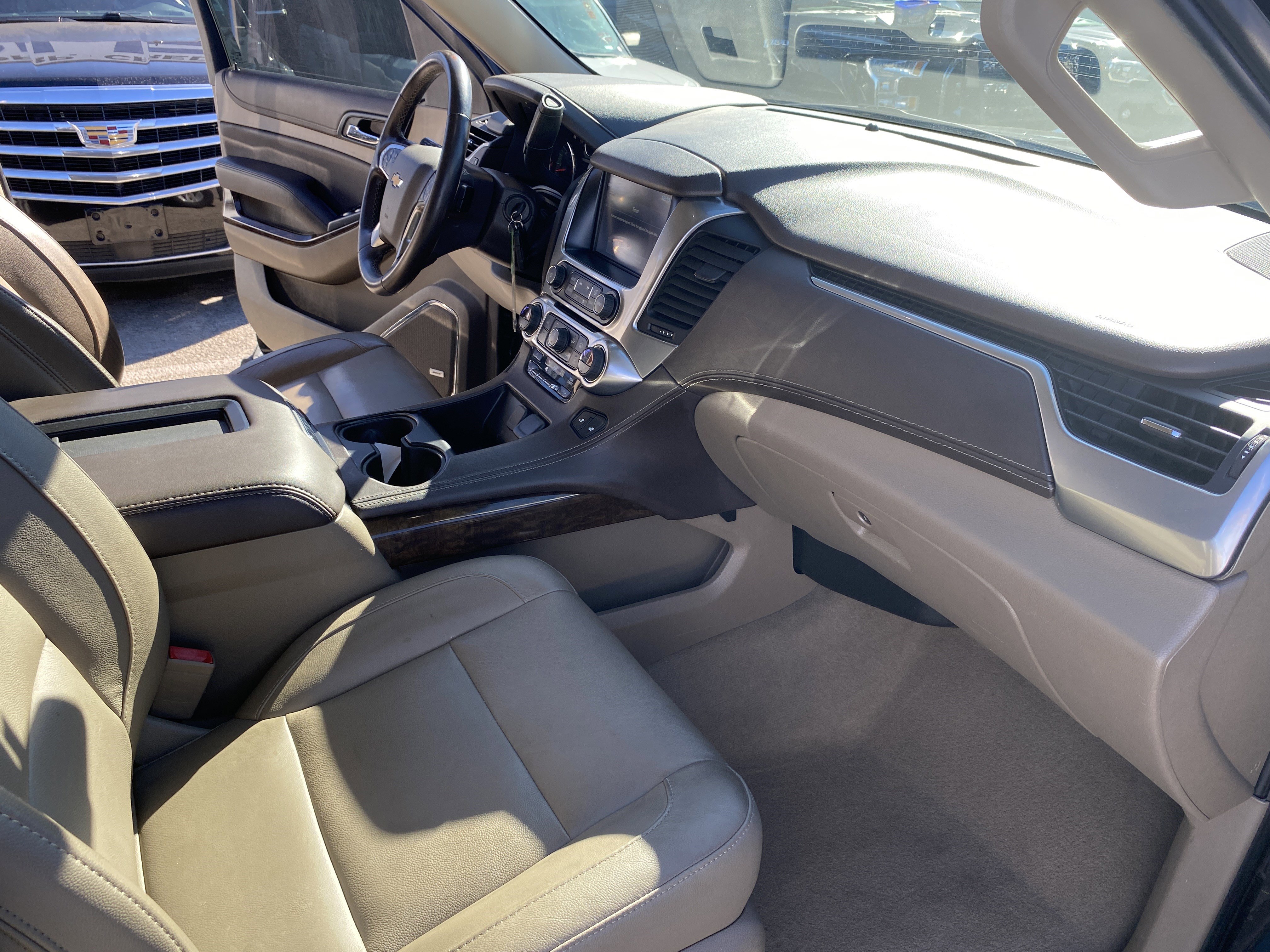 Used 2023 Chevrolet Suburban Premier image 24