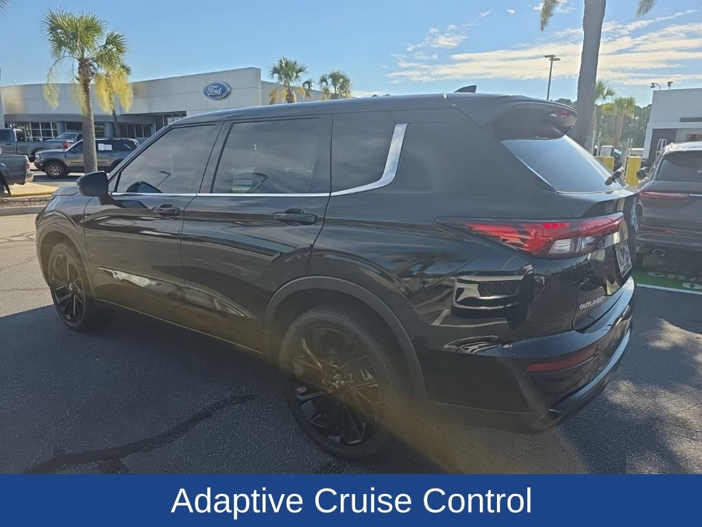 Used 2023 Mitsubishi Outlander SE Black Edition AWD/4WD image 6
