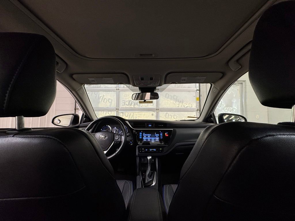 Used 2019 Toyota Corolla SE w/ SE Premium Package FWD image 15