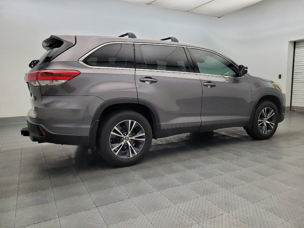 Used 2019 Toyota Highlander LE image 10
