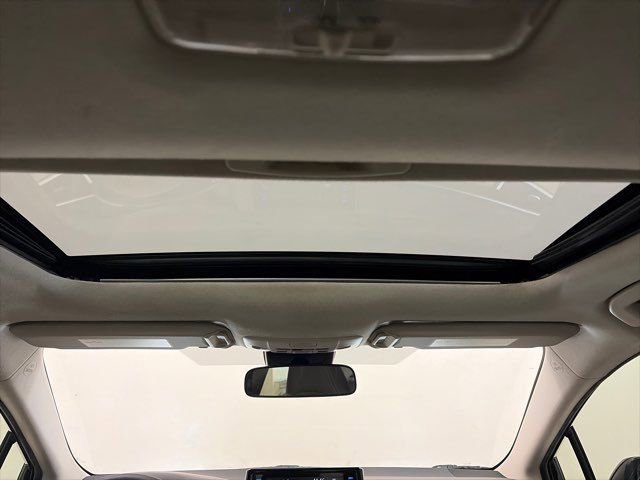 Used 2020 Toyota Corolla XLE FWD image 34