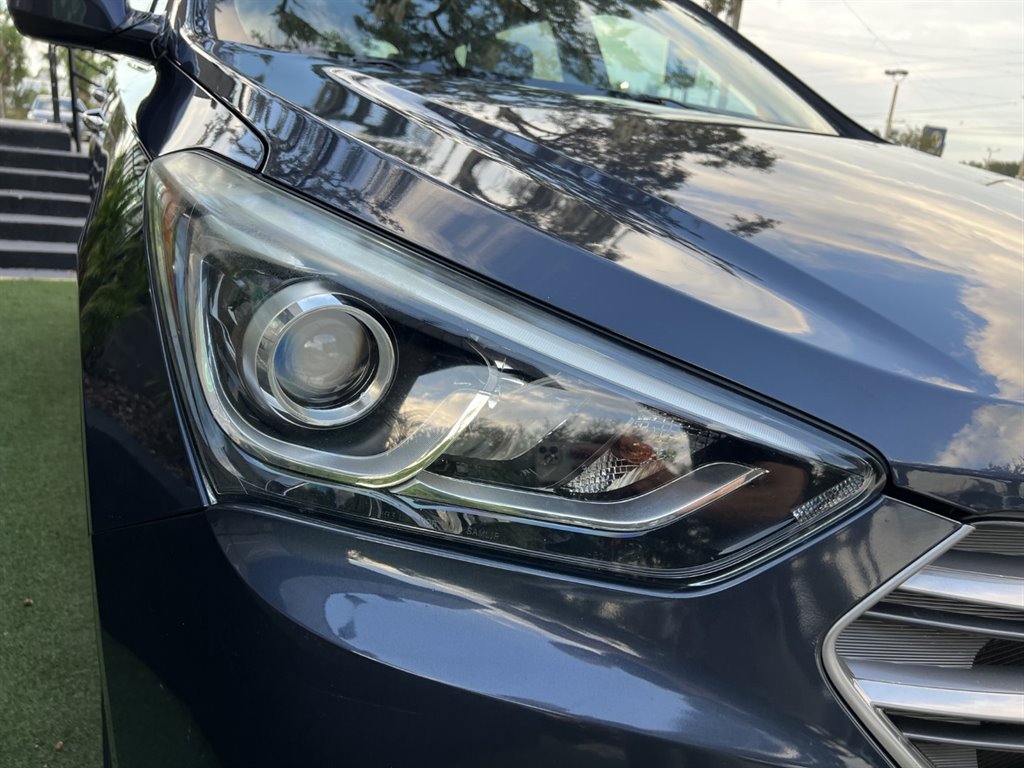 Used 2017 Hyundai Santa Fe Sport FWD image 9