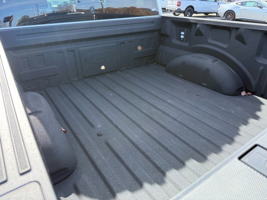 Used 2025 Ford F150 Lightning Flash image 17