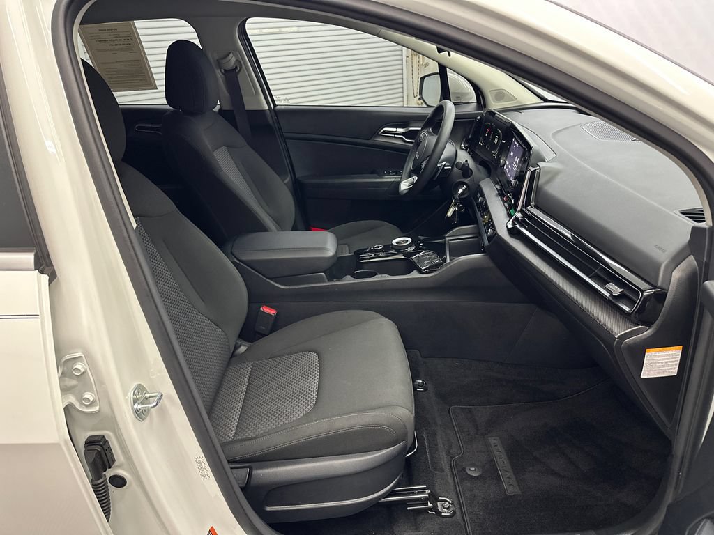 Used 2023 Kia Sportage LX AWD/4WD image 13
