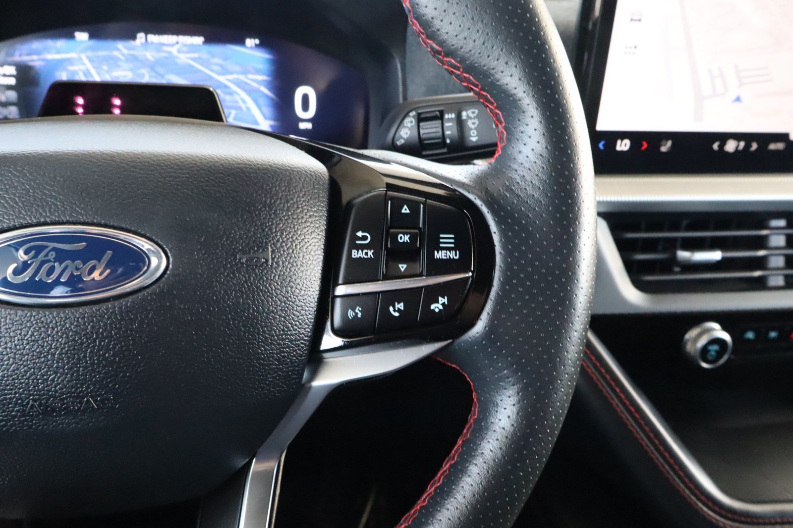 Used 2025 Ford Explorer ST-Line AWD/4WD image 25