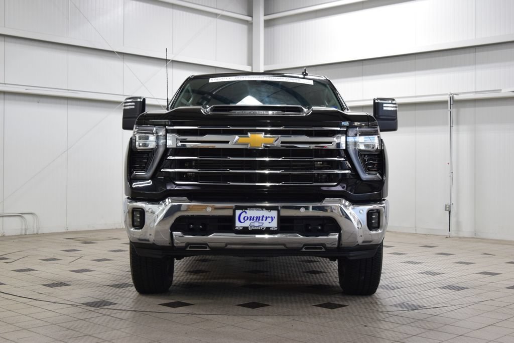Used 2024 Chevrolet Silverado 2500 LTZ w/ LTZ Convenience Package AWD/4WD image 2