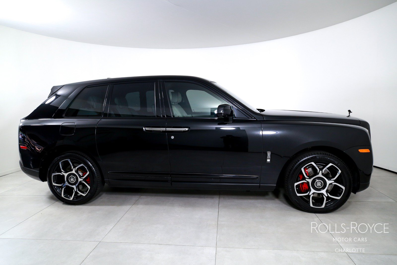 Used 2021 Rolls-Royce Cullinan Black Badge AWD/4WD image 10