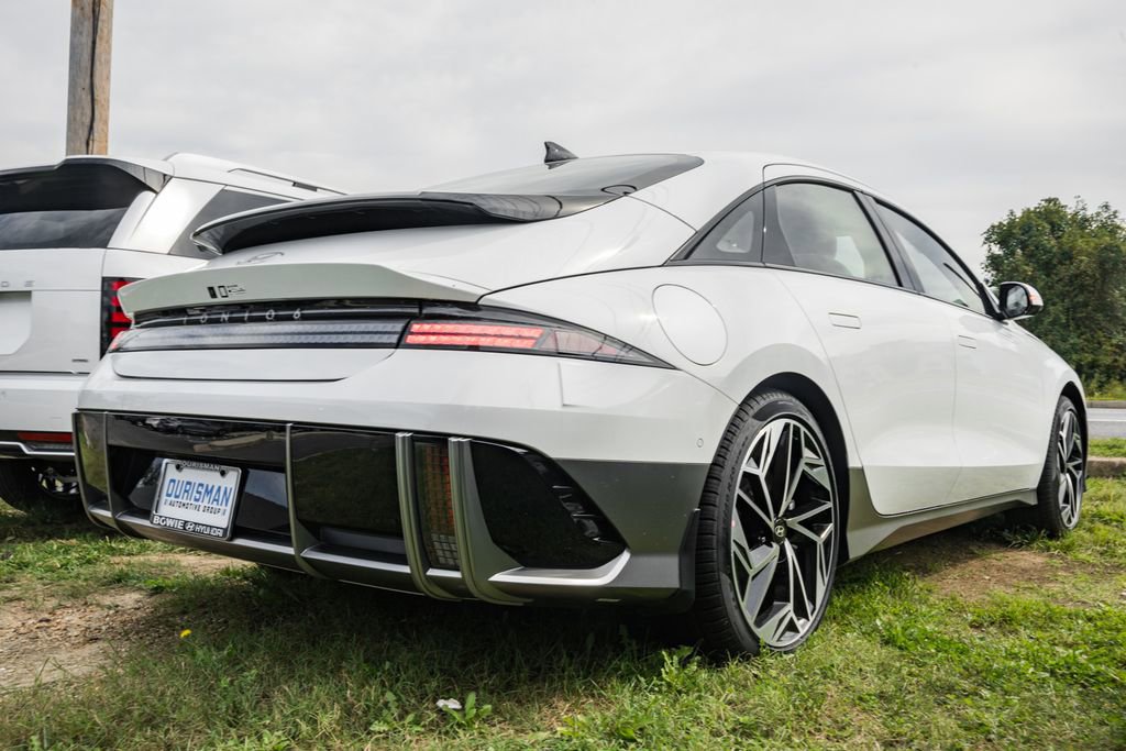 New 2024 Hyundai Ioniq 6 Limited image 4