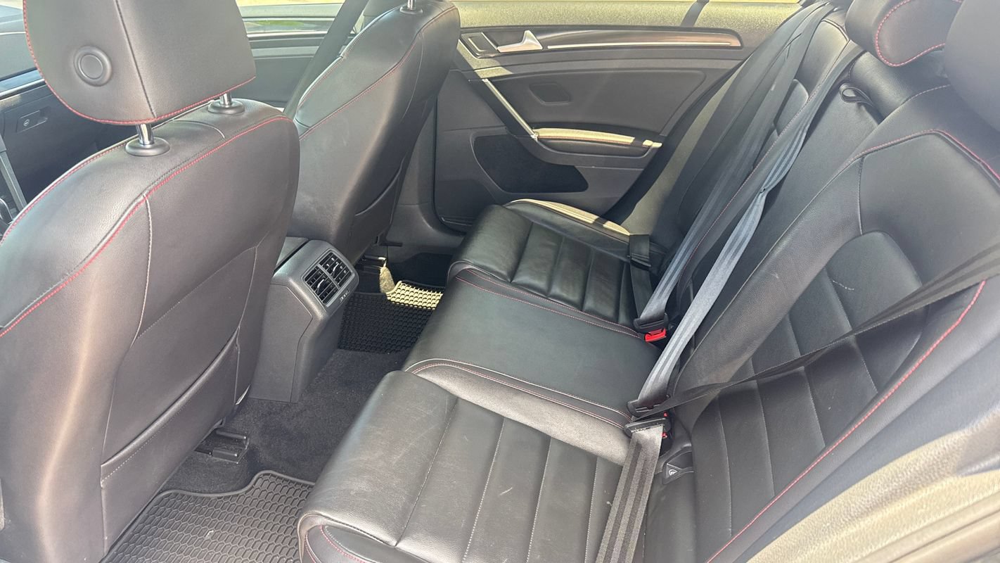 Used 2016 Volkswagen GTI SE FWD image 10