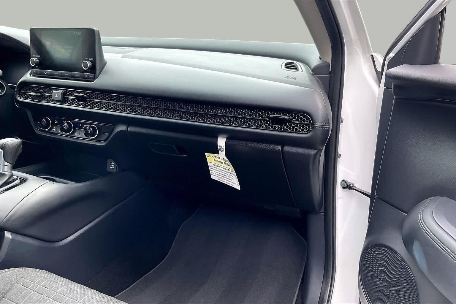 Used 2025 Honda HR-V LX image 16