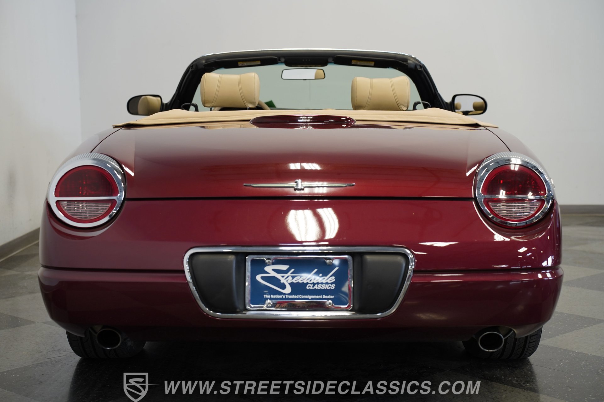 Used 2004 Ford Thunderbird RWD image 10