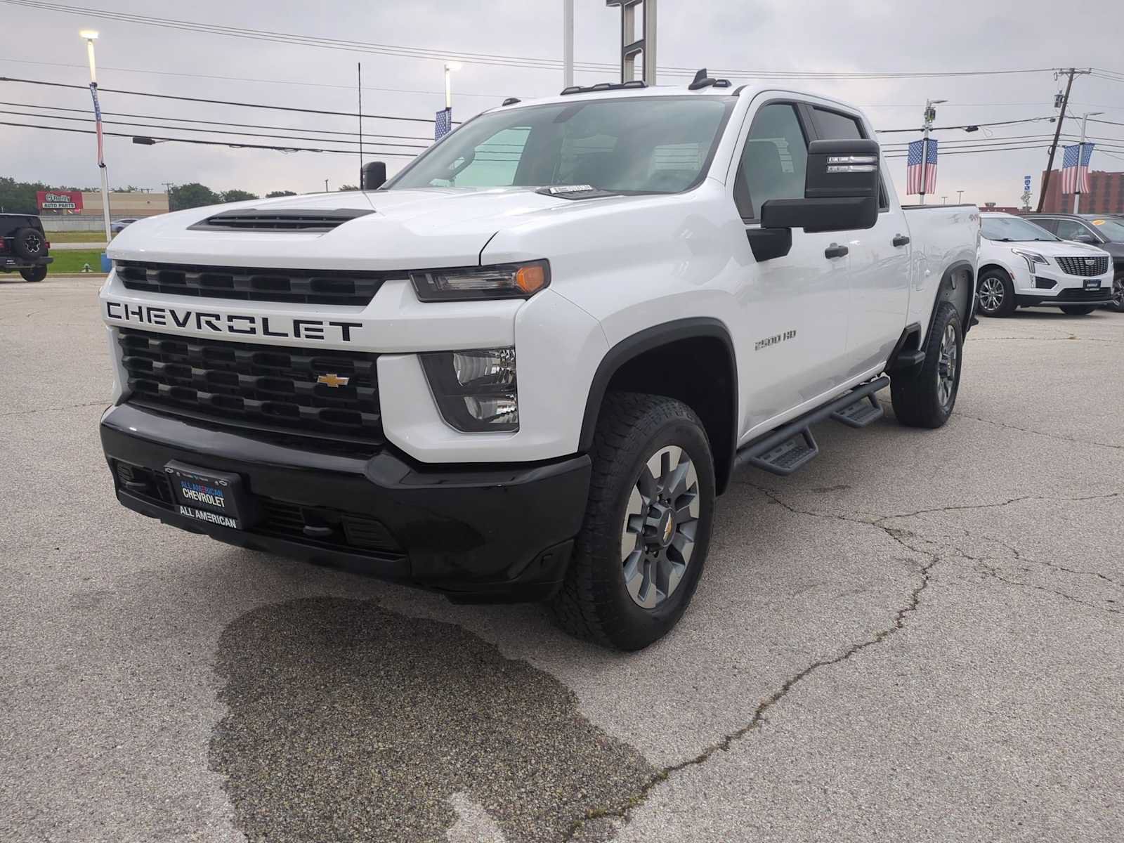 Used 2023 Chevrolet Silverado 2500 Custom w/ Custom Value Package AWD/4WD image 4