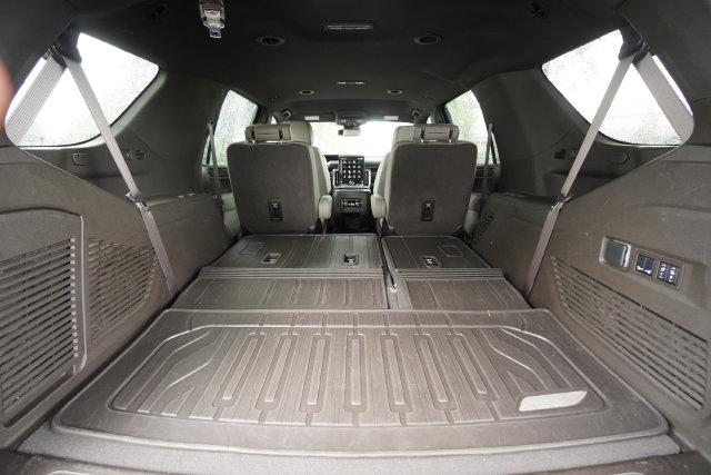 Used 2025 GMC Yukon Elevation AWD/4WD image 27