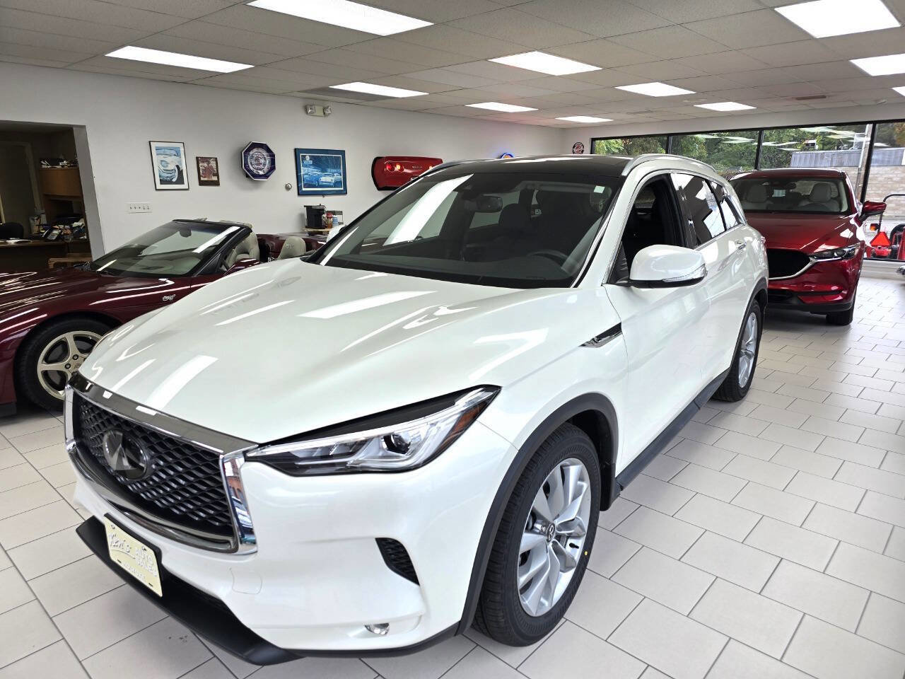 Used 2021 INFINITI QX50 Luxe w/ Cargo Package image 1