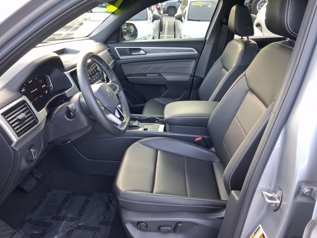 Certified 2023 Volkswagen Atlas Cross Sport SE w/ Panoramic Sunroof Package FWD image 14