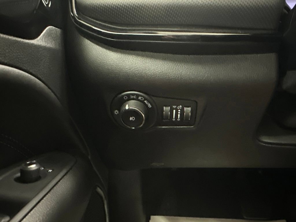 New 2026 Jeep Compass Latitude AWD/4WD image 40