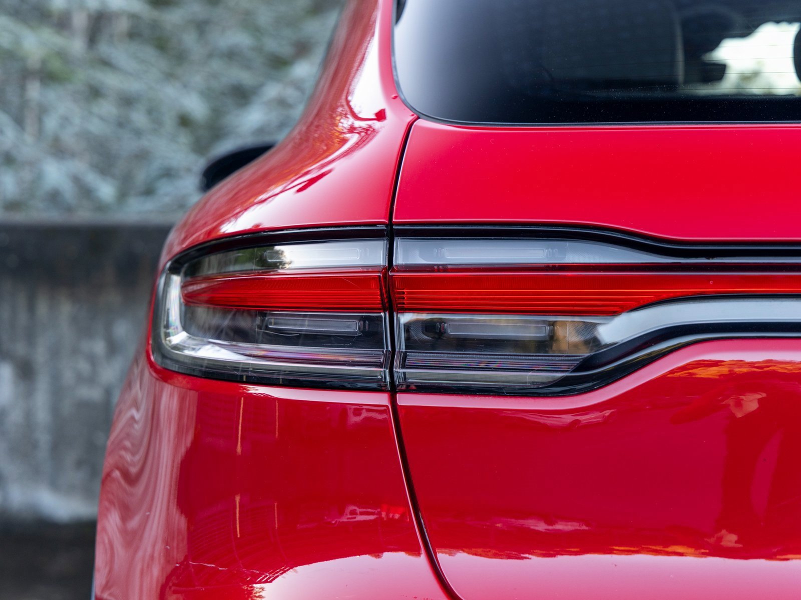 Certified 2024 Porsche Macan Turbo image 19