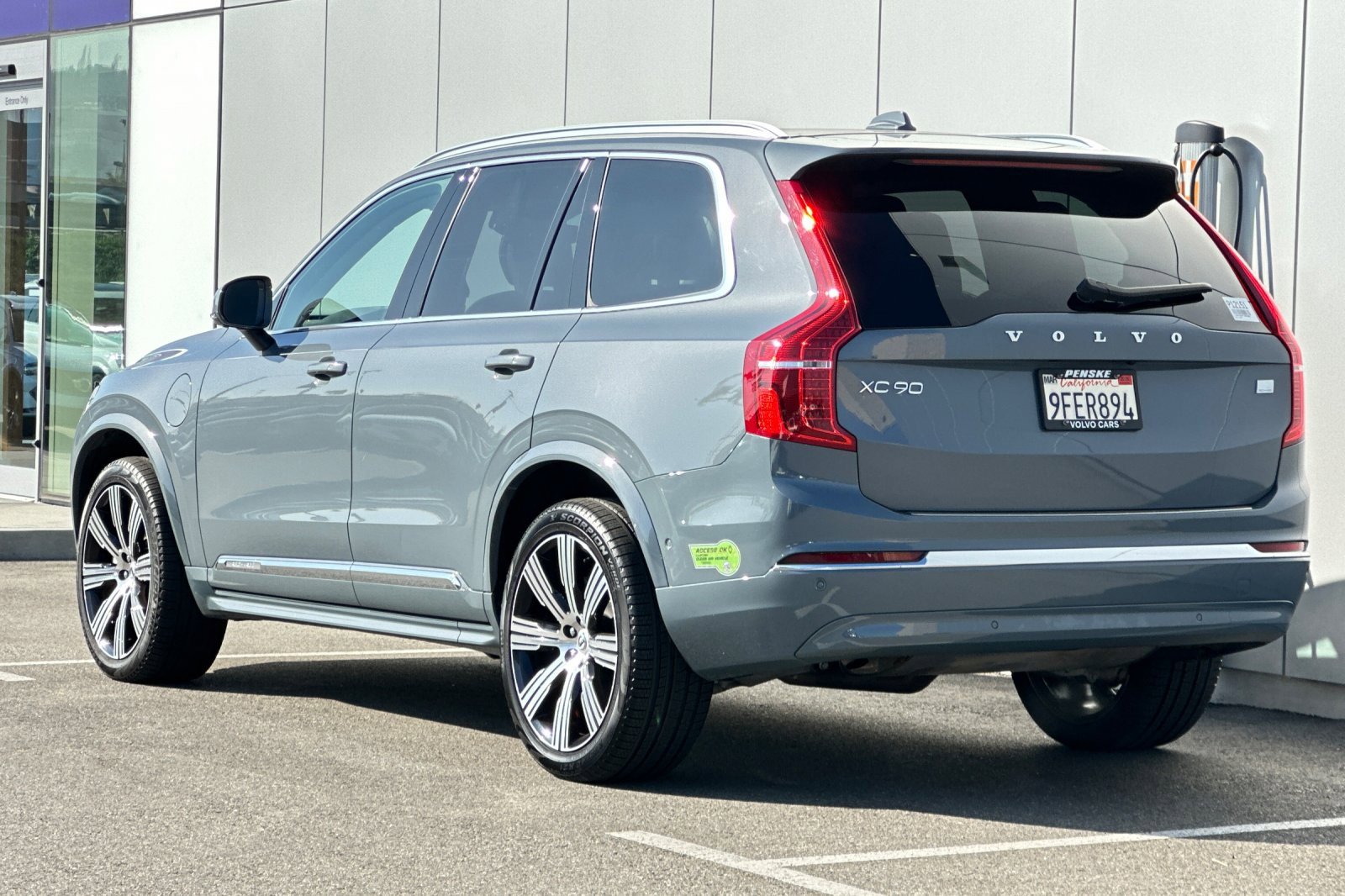 Used 2023 Volvo XC90 T8 Plus w/ Protection Package Premier image 3