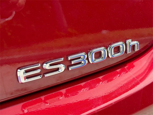Used 2020 Lexus ES 300h w/ Premium Package image 11