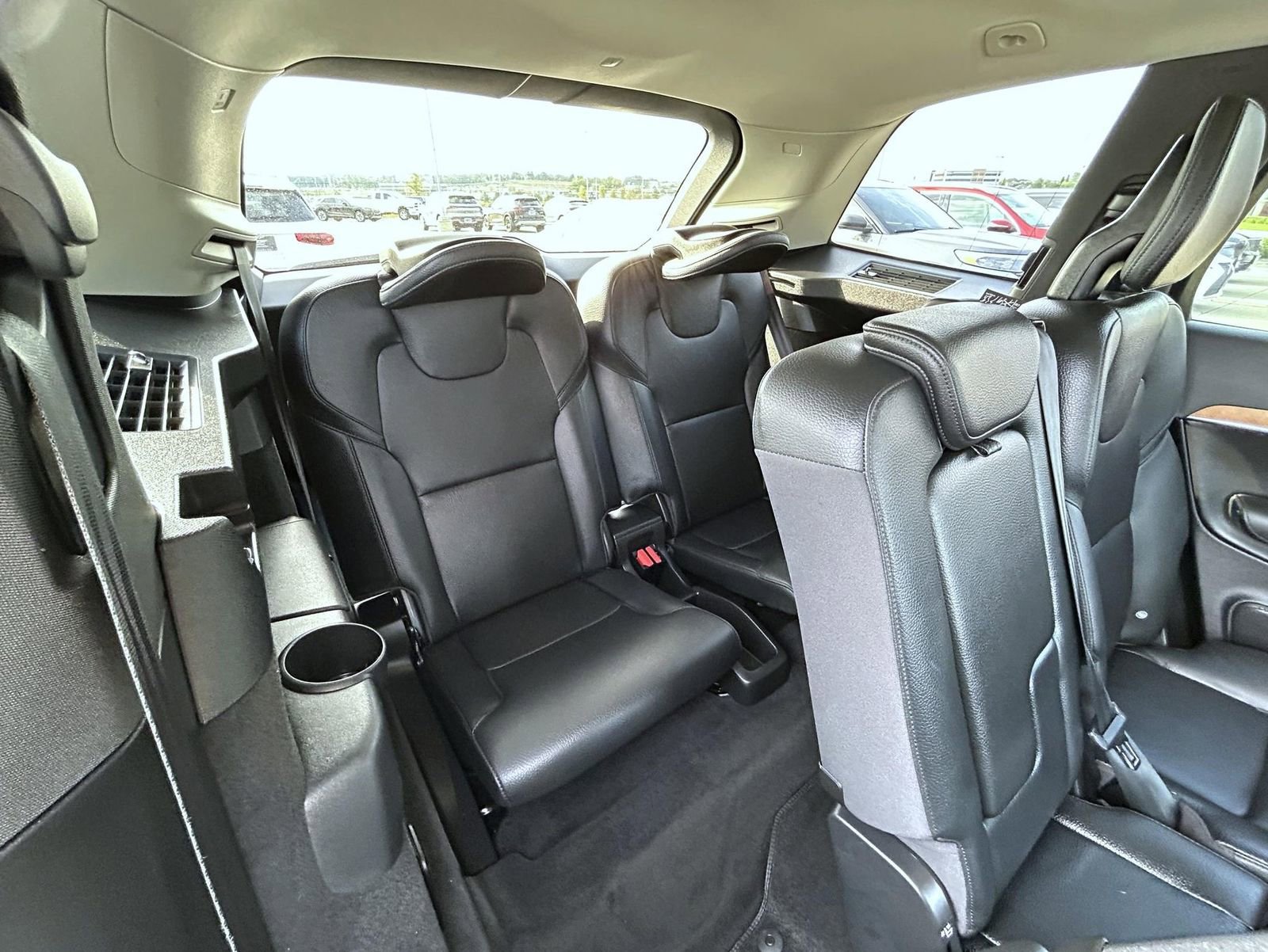 Used 2024 Volvo XC90 B6 Plus image 19