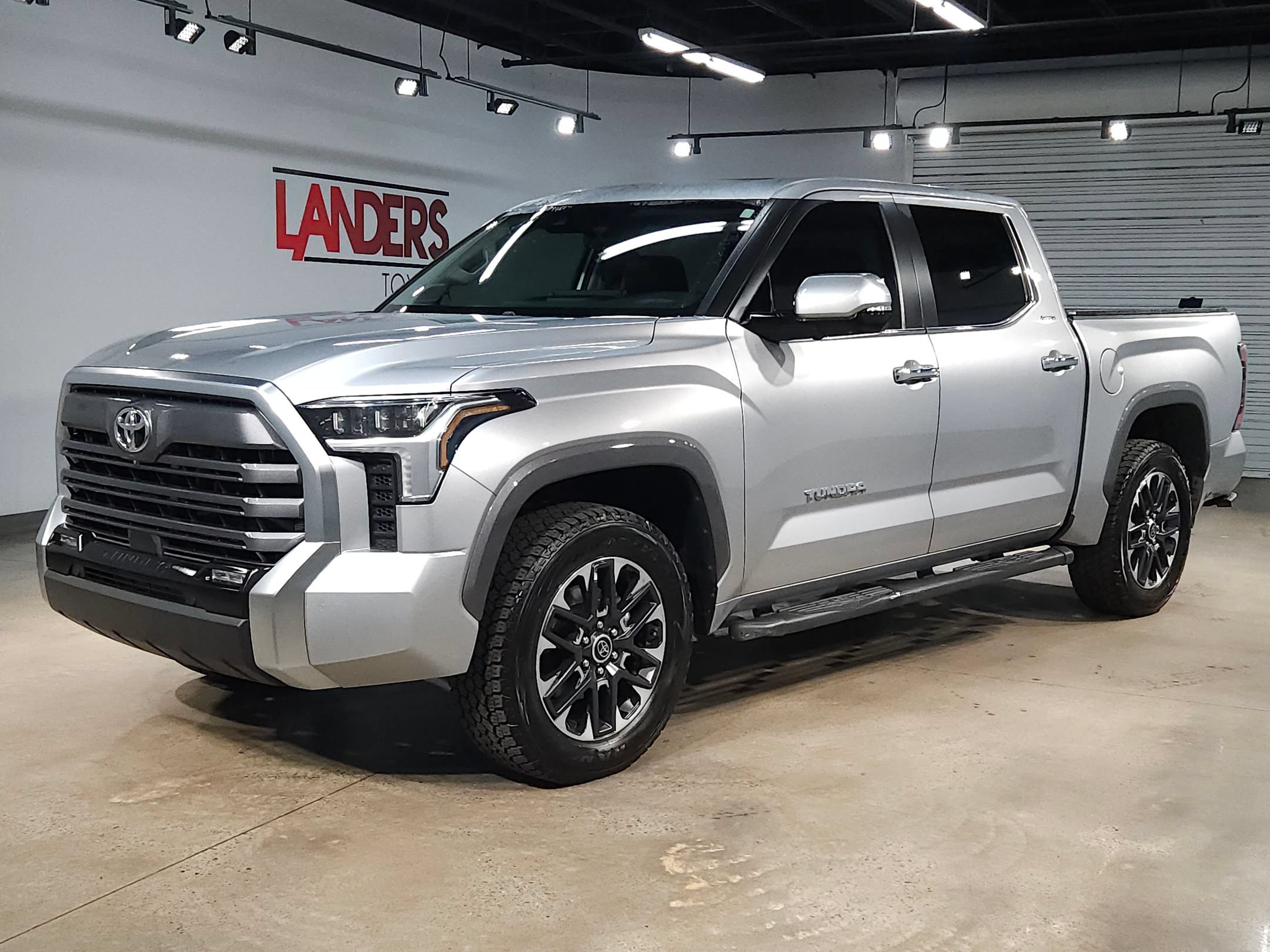 Used 2024 Toyota Tundra Limited AWD/4WD image 3
