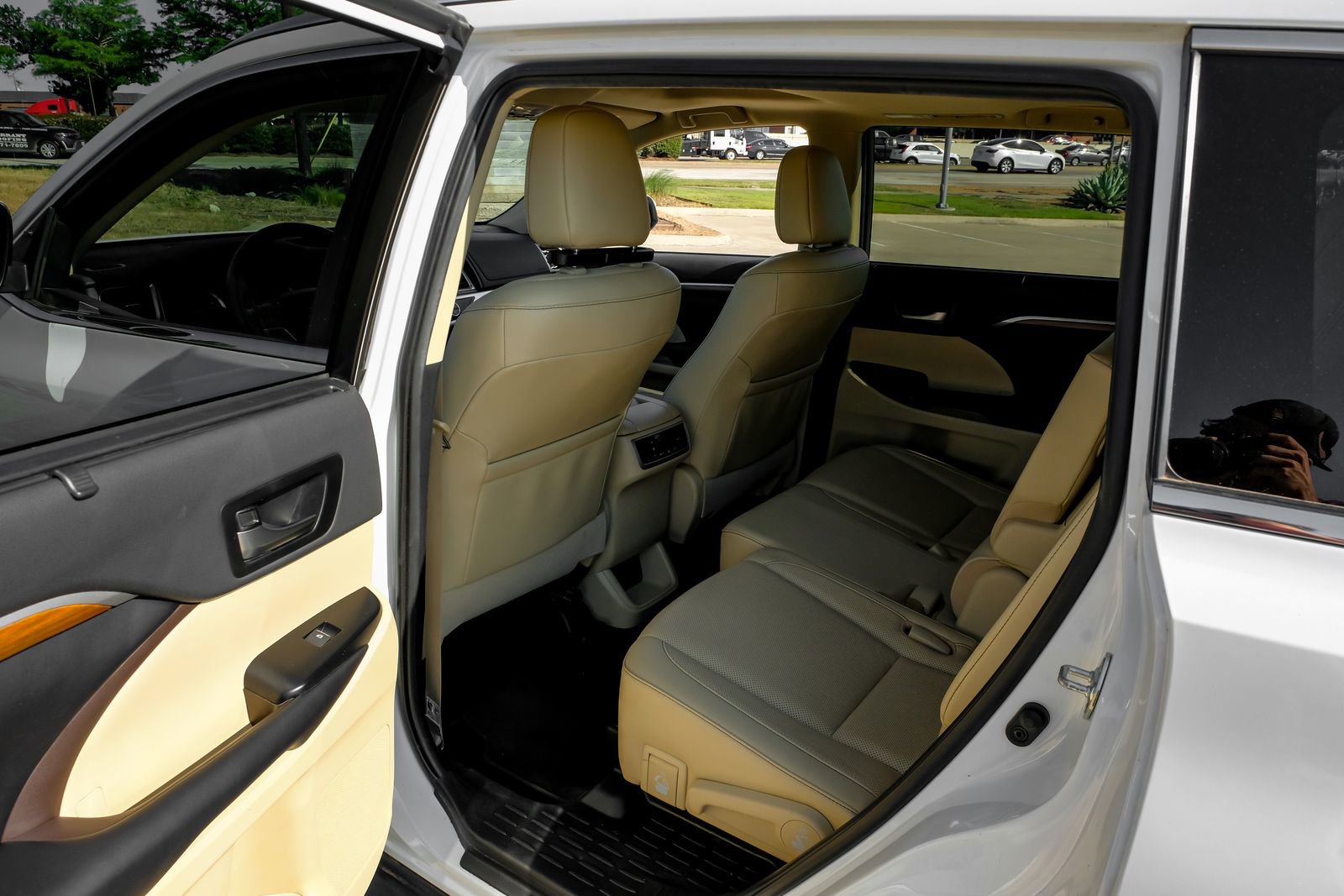 Used 2019 Toyota Highlander Limited FWD image 44