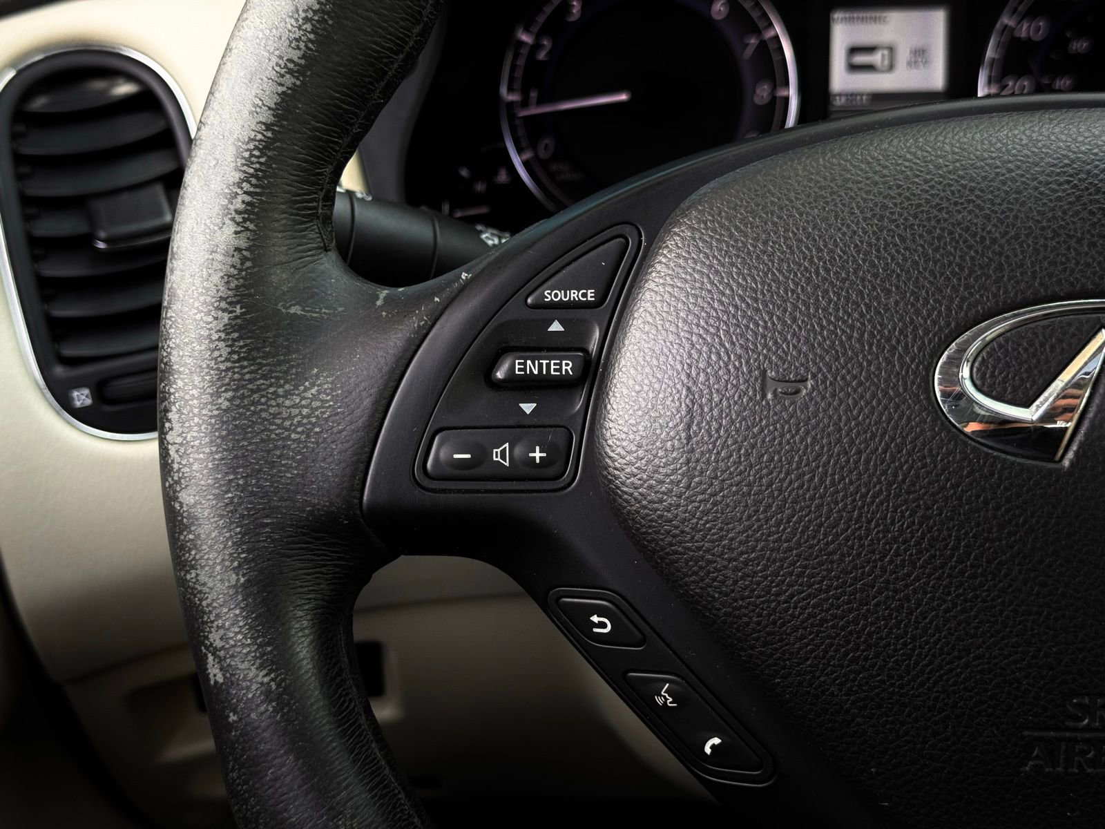 Used 2016 INFINITI QX50 2WD w/ Premium Plus Package image 37