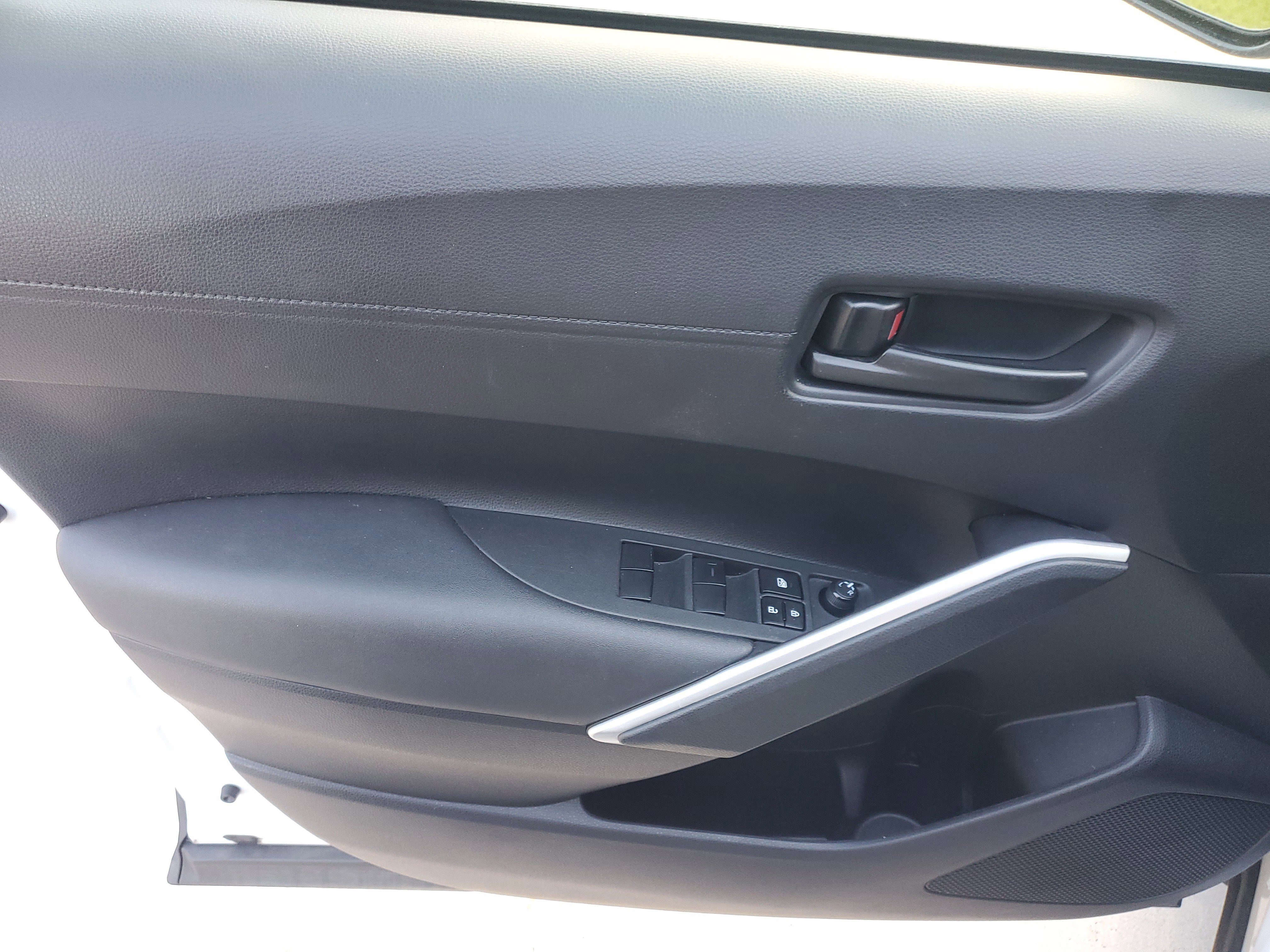 Used 2022 Toyota Corolla Cross LE image 18