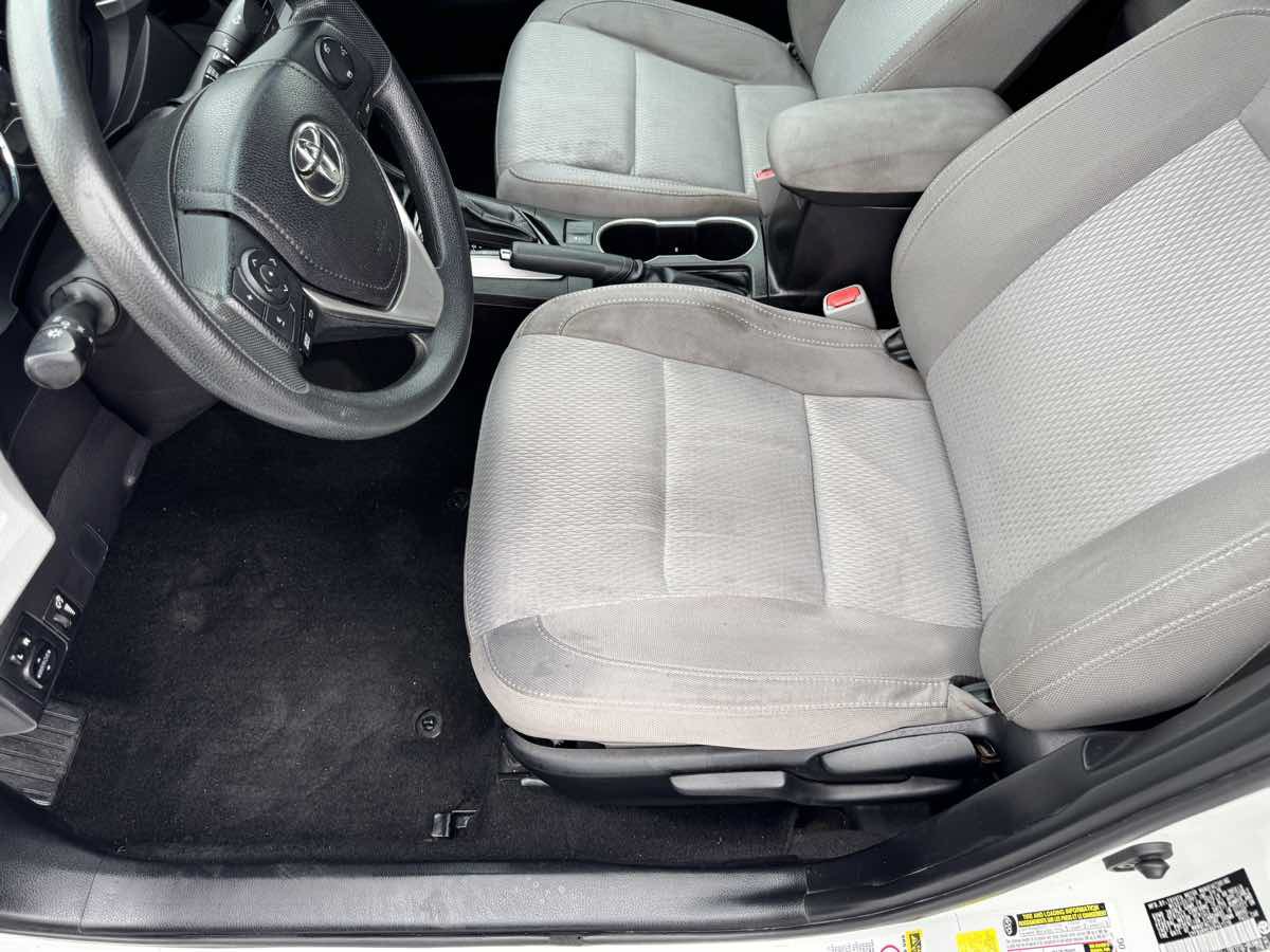 Used 2016 Toyota Corolla LE FWD image 32