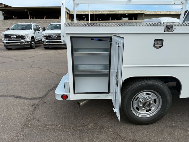 New 2026 Ford F250 XL w/ XL Chrome Package image 9