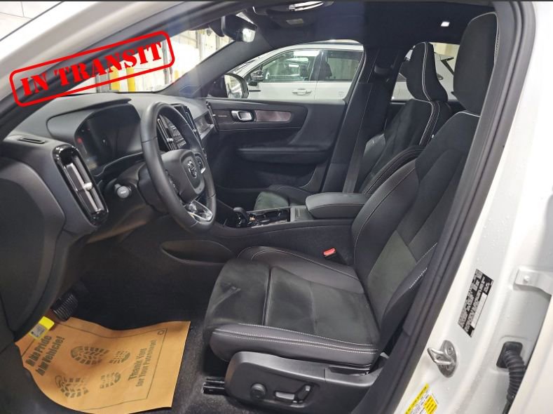 Used 2023 Volvo C40 P8 Recharge Ultimate image 12