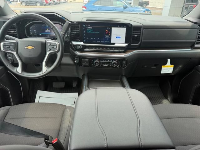 Used 2024 Chevrolet Silverado 2500 LT AWD/4WD image 11