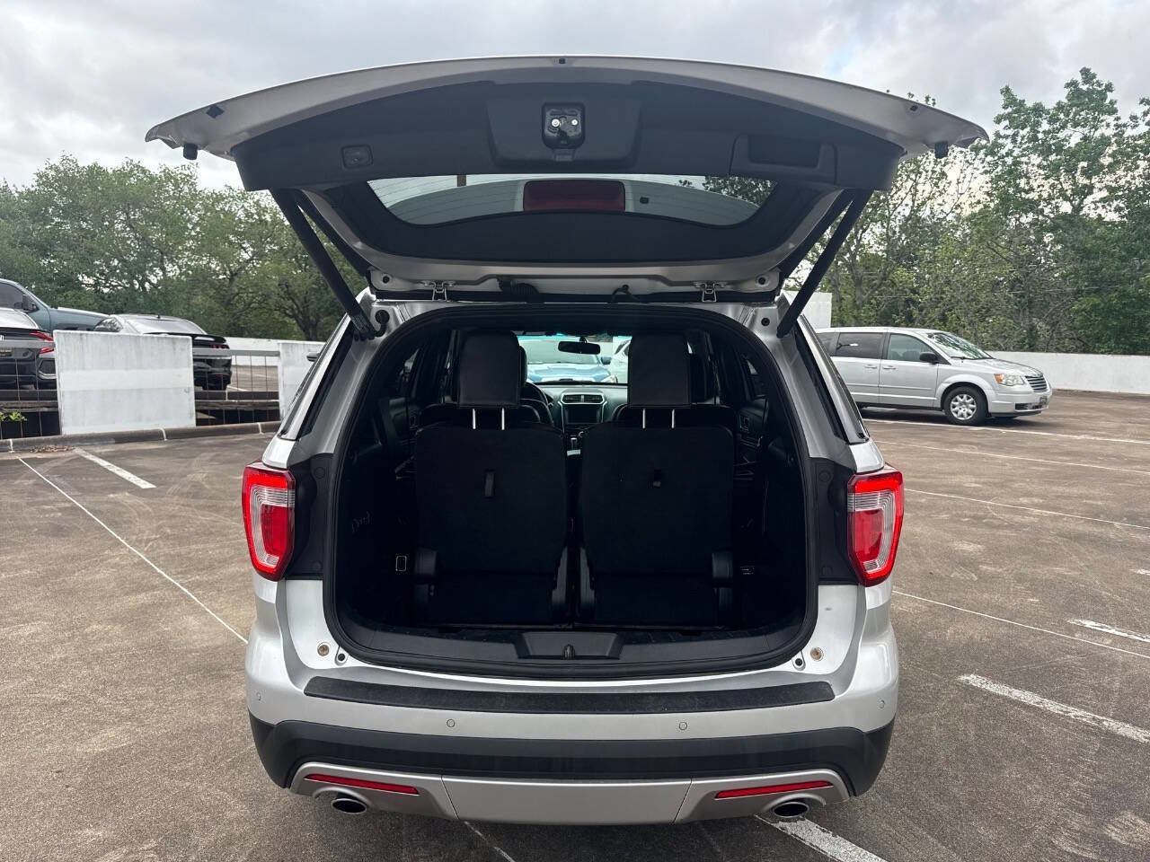 Used 2017 Ford Explorer Limited FWD image 60