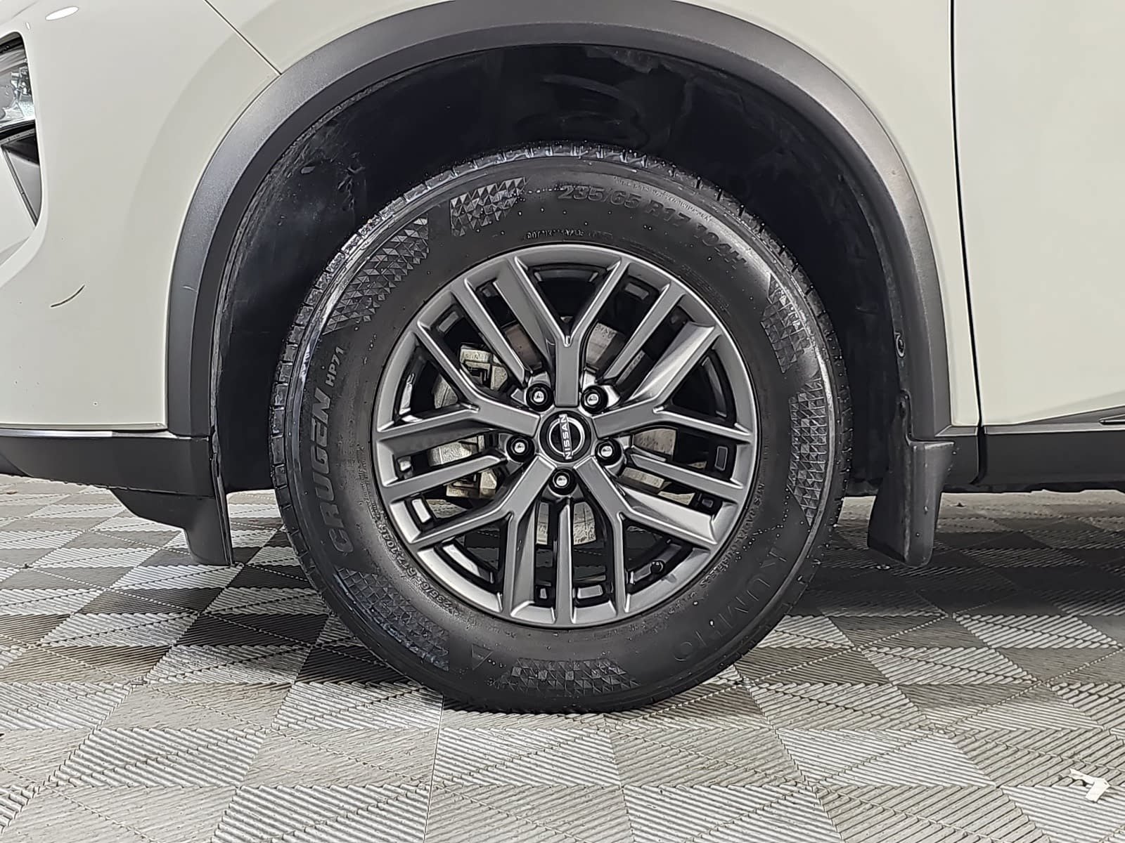 Used 2025 Nissan Rogue S FWD image 10