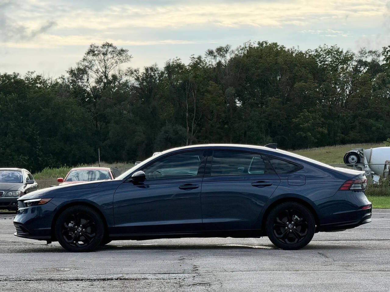 Used 2025 Honda Accord SE image 4