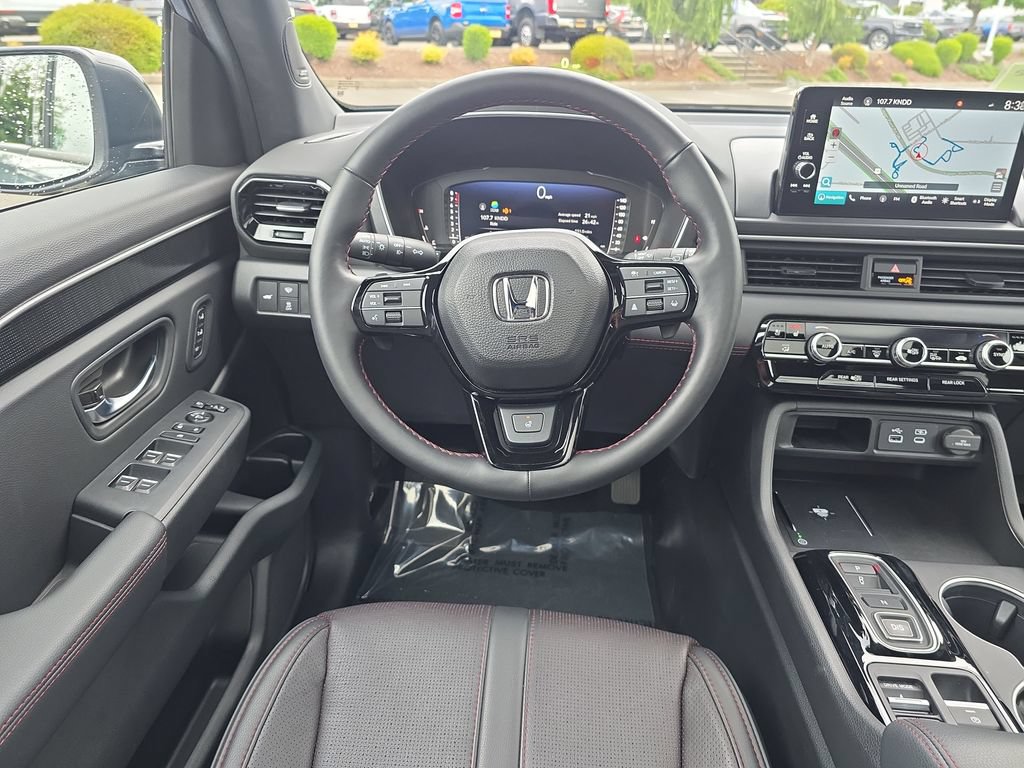Used 2025 Honda Pilot Black Edition image 8