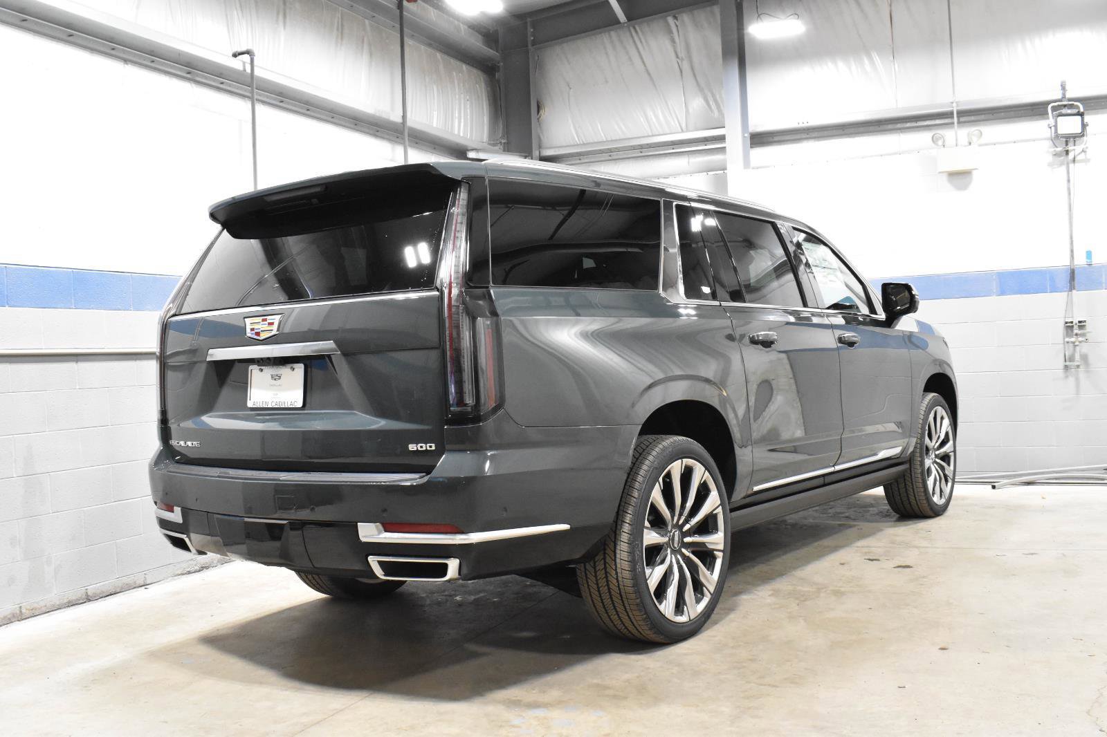 New 2026 Cadillac Escalade ESV Luxury w/ Touring Package image 18