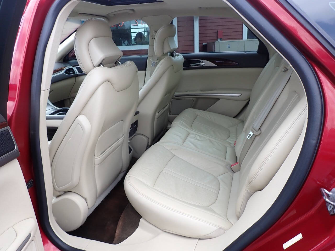 Used 2013 Lincoln MKZ FWD image 8