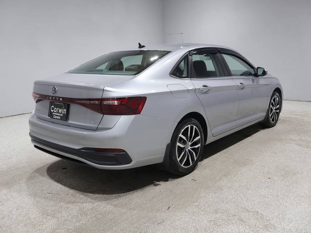 Used 2025 Volkswagen Jetta SE FWD video 2