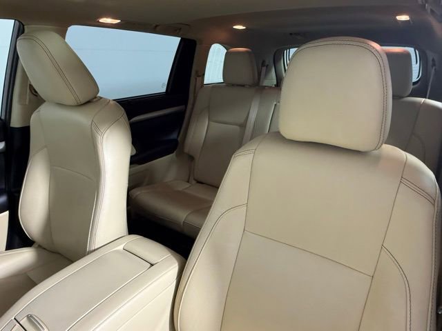 Used 2019 Toyota Highlander XLE FWD image 31
