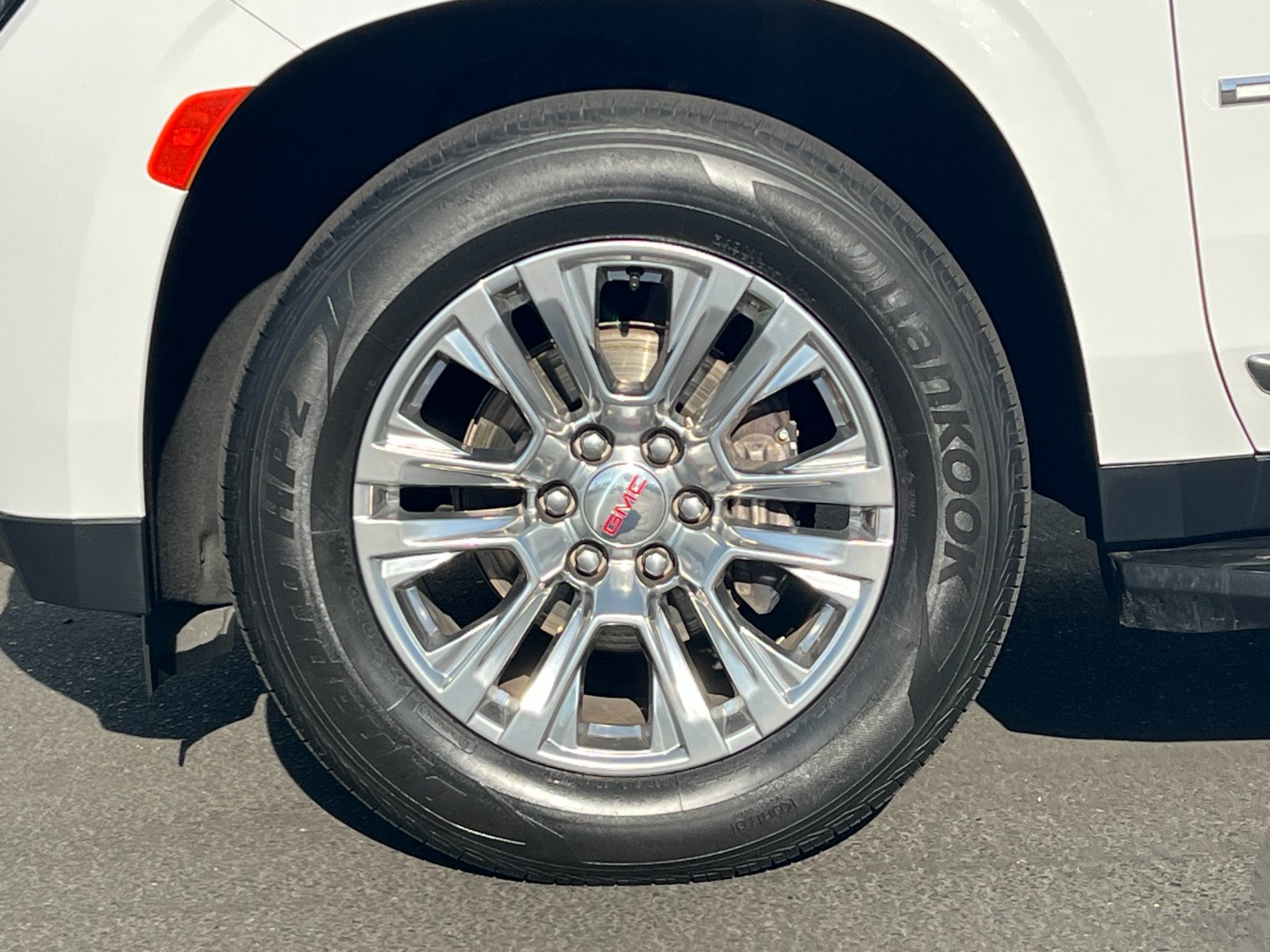 Used 2021 GMC Yukon Denali RWD image 28