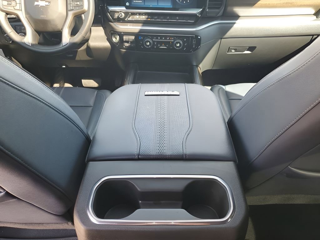 Used 2024 Chevrolet Silverado 2500 High Country w/ Technology Package image 23