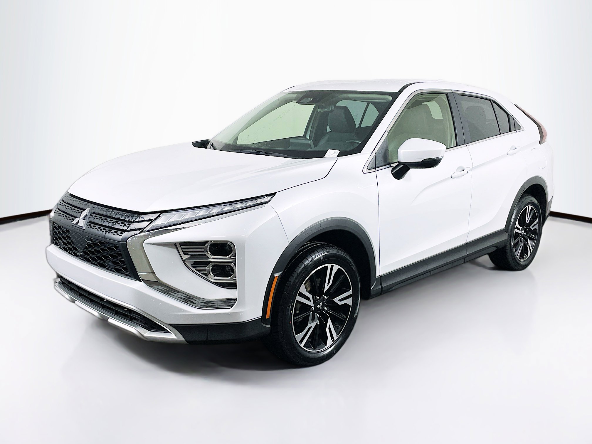 Used 2024 Mitsubishi Eclipse Cross SE image 3